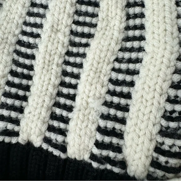 Lululemon Keepin’ It Cozy Torque Wool Hat/Beanie Ivory and Black - Picture 5 of 11